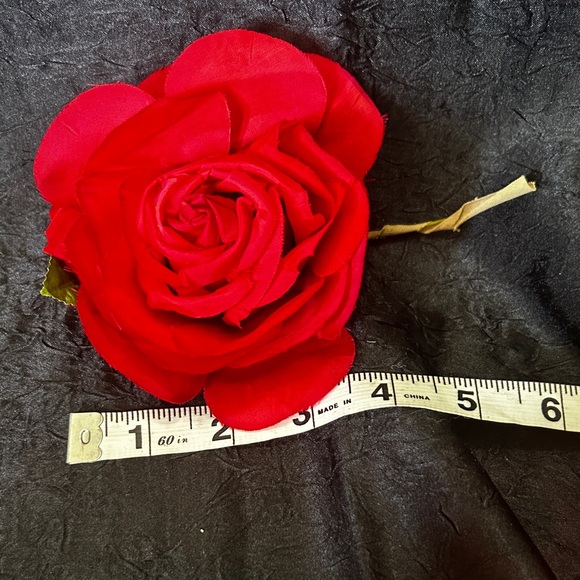 ๐คฉ Host Pick๐คฉ๐ Vtg Silk Pin/Brooch -Red Rose-Estate/1950โs - Picture 3 of 5